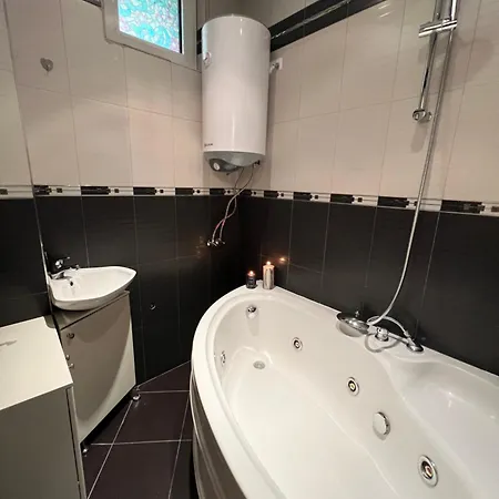 Cozy 1bdr With Jacuzzi And Wifi Near Vitosha Blvd Apartment