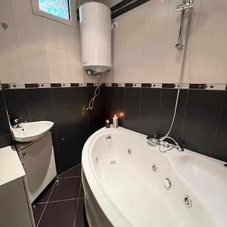 Cozy 1bdr With Jacuzzi And Wifi Near Vitosha Blvd * Sofia